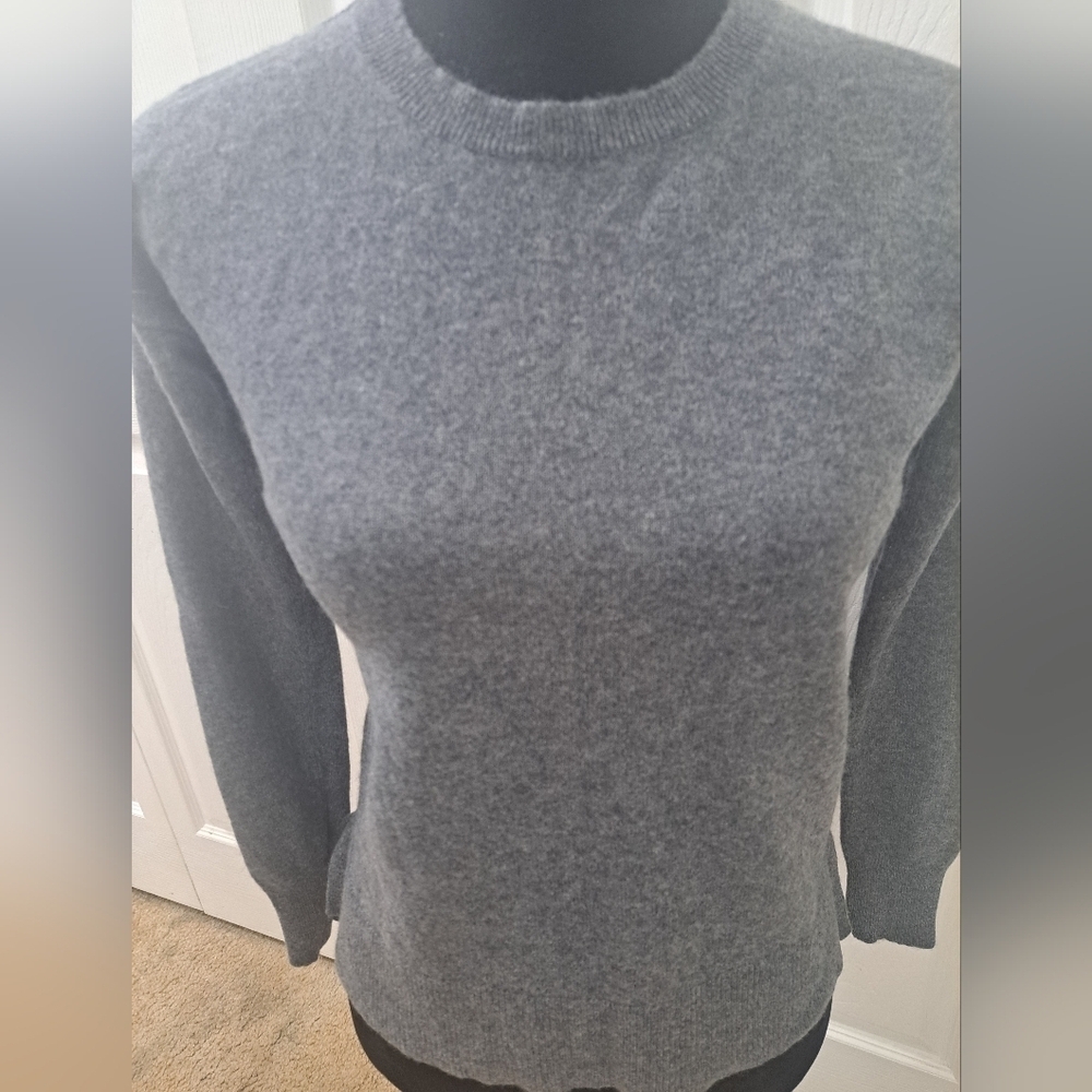 Aqua 100% Cashmere Crew Neck Sweater Size S